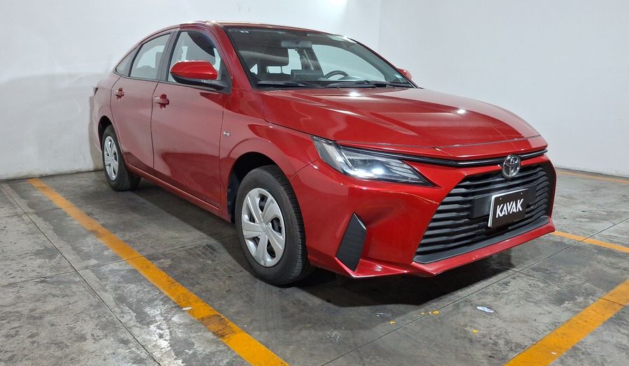 Toyota Yaris 1.5 BASE Sedan 2024
