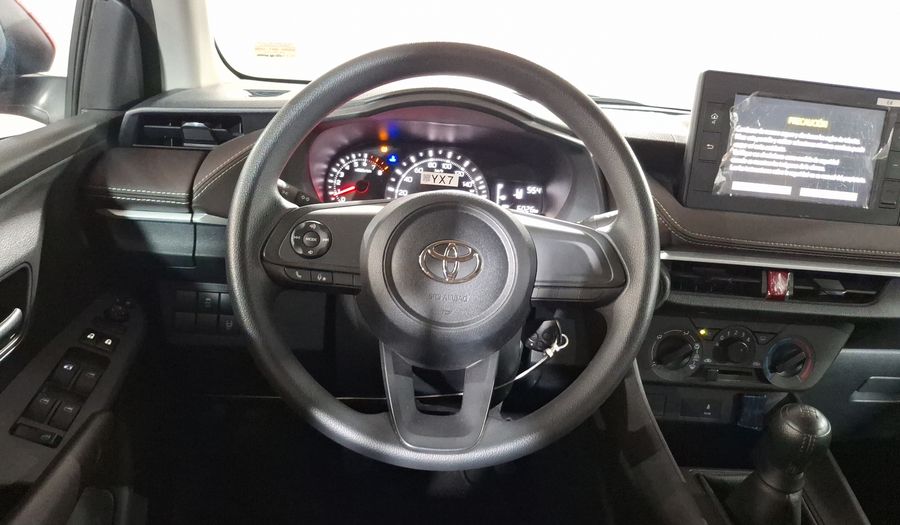 Toyota Yaris 1.5 BASE Sedan 2024