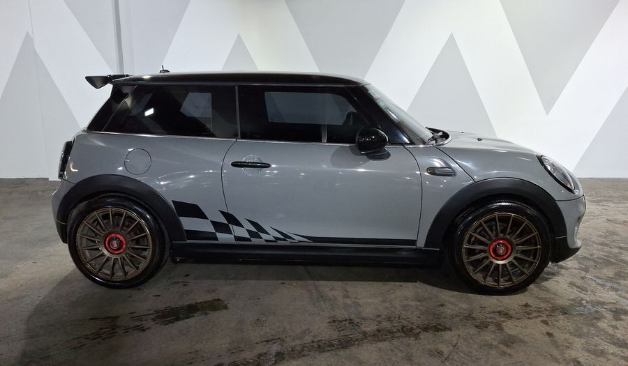 Mini Cooper 1.5 COOPER SALT Hatchback 2017