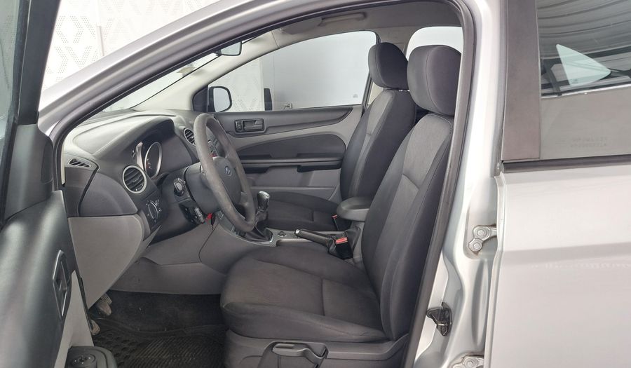 Ford Focus Ii 1.6 TREND Hatchback 2011