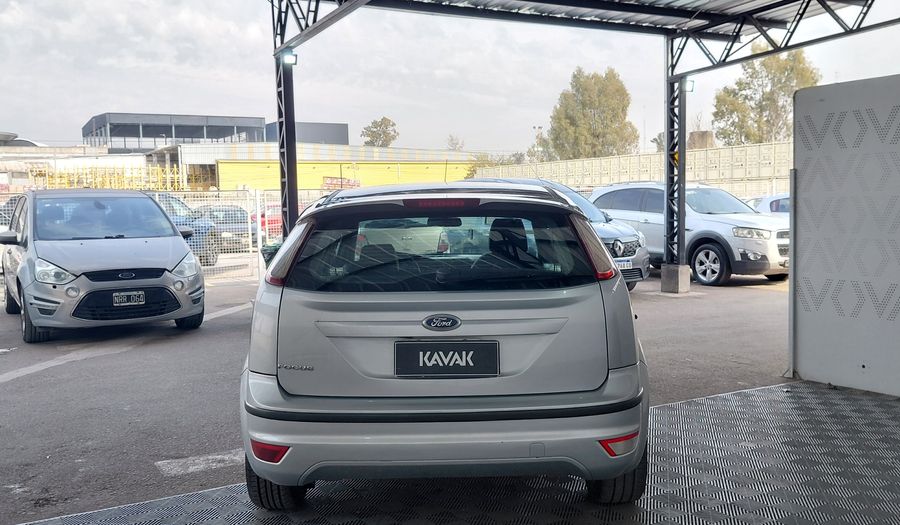 Ford Focus Ii 1.6 TREND Hatchback 2011