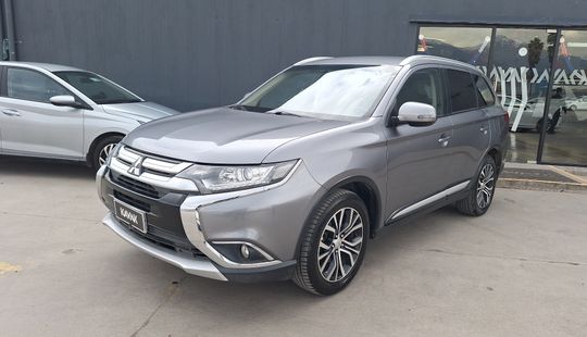 Mitsubishi • Outlander