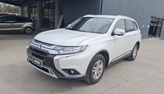 Mitsubishi • Outlander