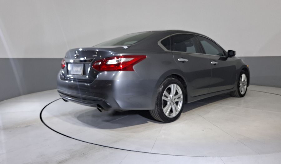 Nissan Altima 3.5 EXCLUSIVE CVT Sedan 2017