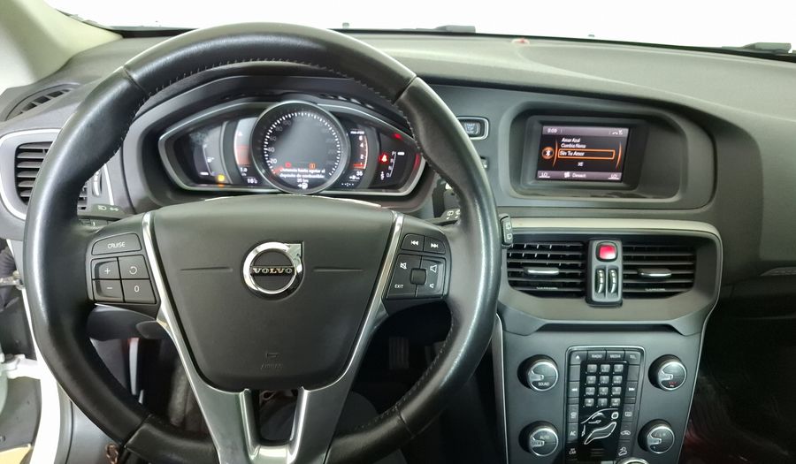 Volvo V40 1.6 T4 COMFORT CROSS COUNTRY Hatchback 2016