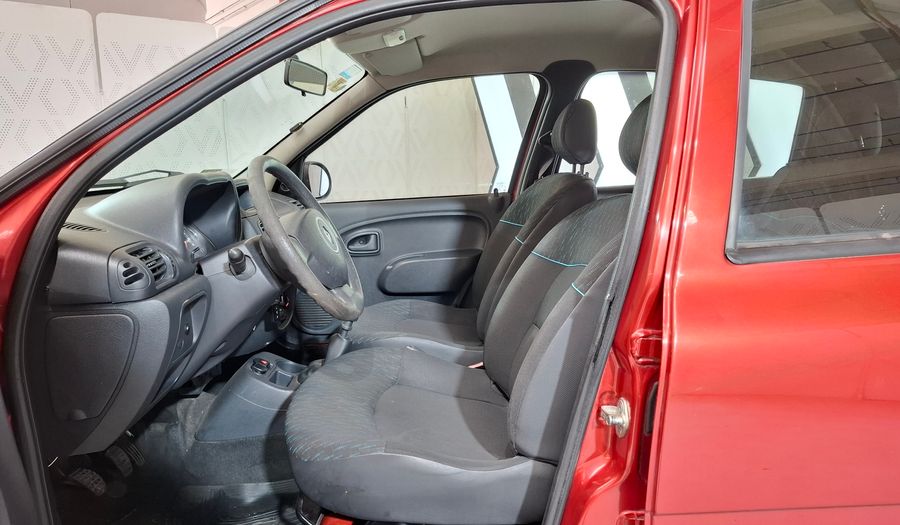 Renault Clio 1.1 CONFORT Hatchback 2015