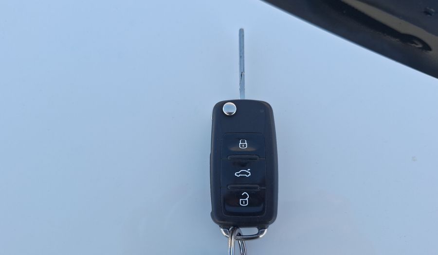 Volkswagen Gol 1.6 HIGHLINE Hatchback 2021