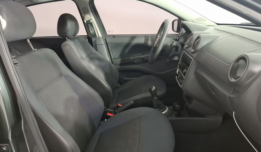 Volkswagen Gol 1.6 CL AC MT Hatchback 2015