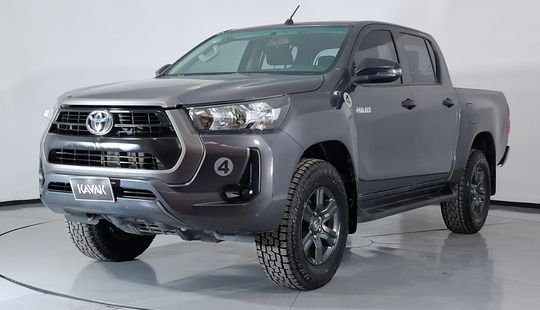 Toyota • Hilux