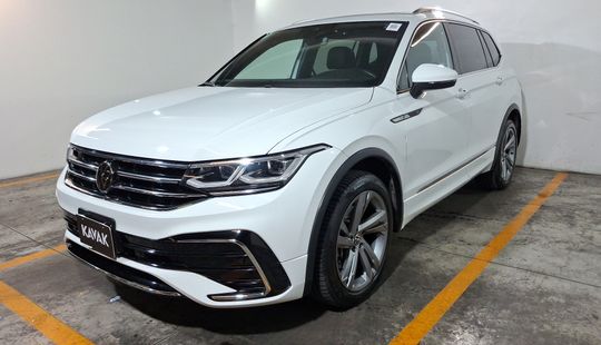 Volkswagen • Tiguan
