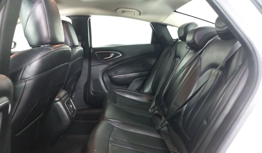 Chrysler 200 2.4 C Sedan 2015