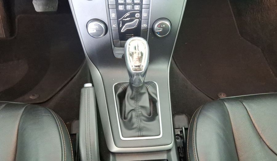 Volvo V40 2.5 T5 FWD KINETIC TA Hatchback 2013
