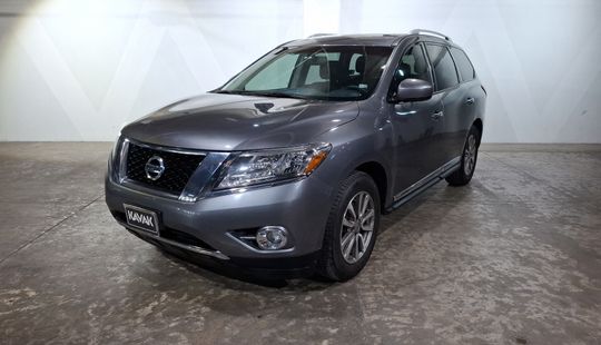 Nissan • Pathfinder