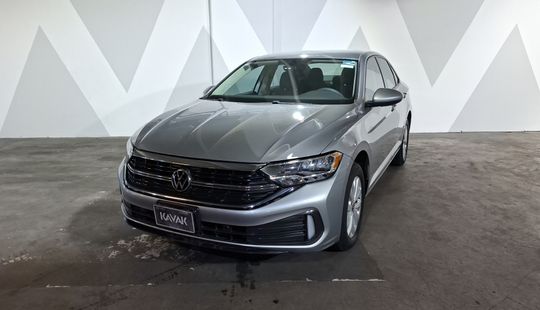 Volkswagen • Jetta
