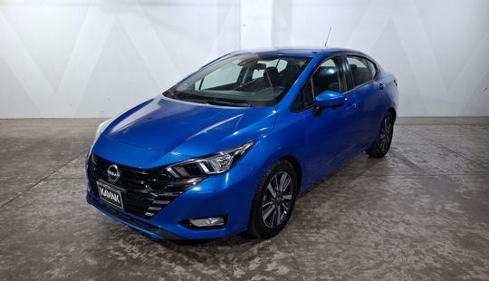 Nissan • Versa