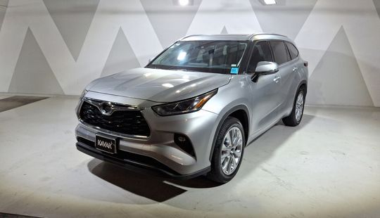 Toyota • Highlander