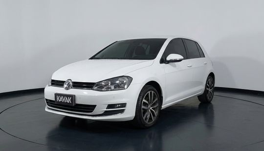 Volkswagen • Golf