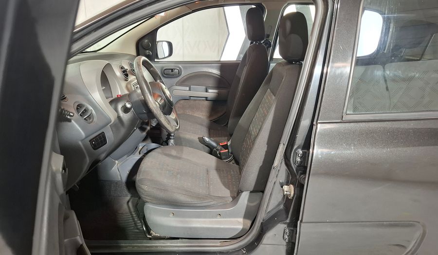 Fiat Uno 1.4 8V ATTRACTIVE 5P Hatchback 2015