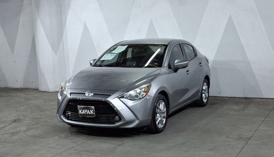 Toyota • Yaris