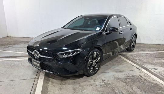 Mercedes Benz • Clase A