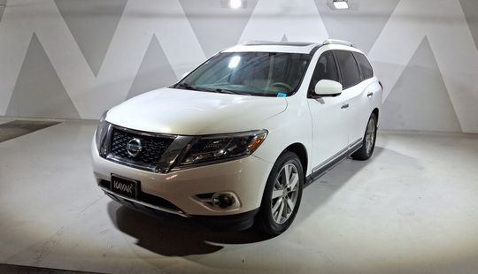Nissan • Pathfinder