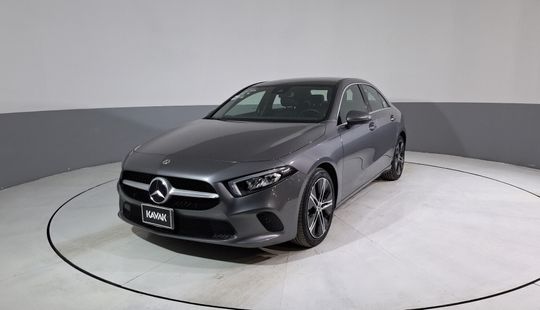 Mercedes Benz • Clase A