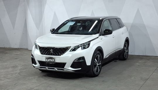 Peugeot • 5008