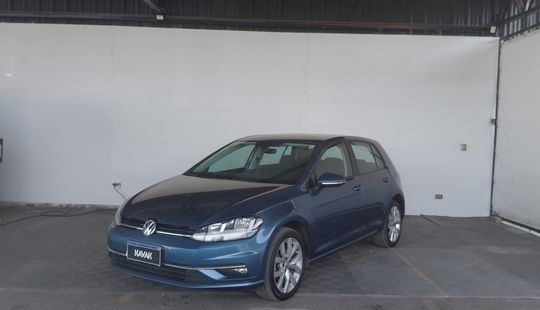 Volkswagen • Golf