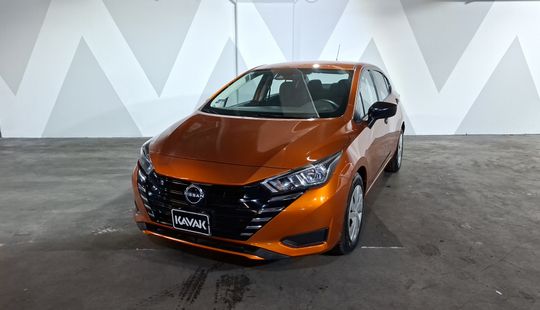 Nissan • Versa