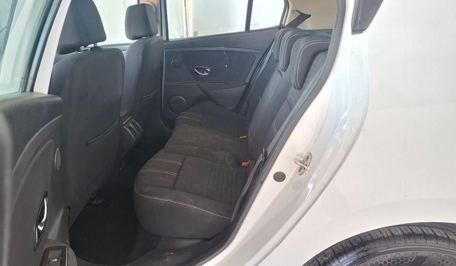 Renault Megane 1.6 MEGANE III LUXE PACK Hatchback 2015