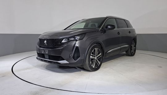 Peugeot • 5008