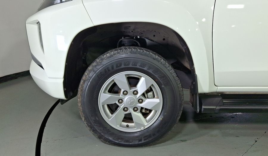 Mitsubishi L200 2.4 GLX GASOLINA Pickup 2023