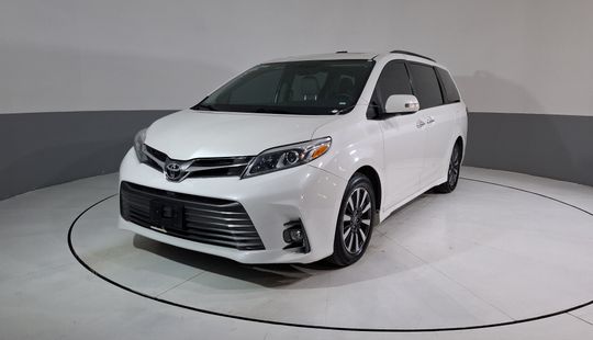 Toyota • Sienna