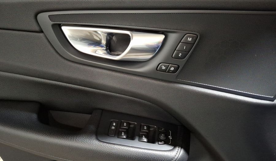Volvo Xc60 2.0 B5 MHEV MOMENTUM AUTO AWD Suv 2022