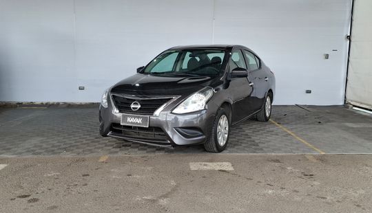 Nissan • Versa