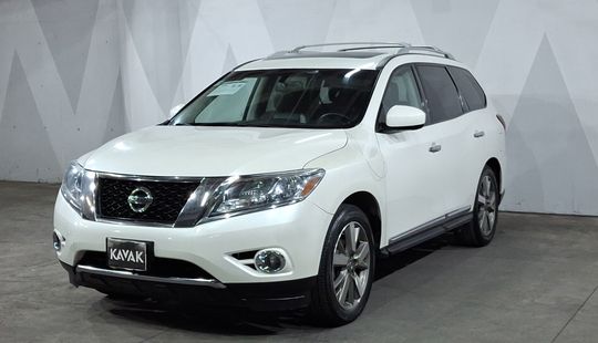 Nissan • Pathfinder