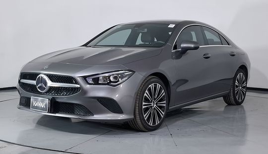 Mercedes Benz • Clase CLA
