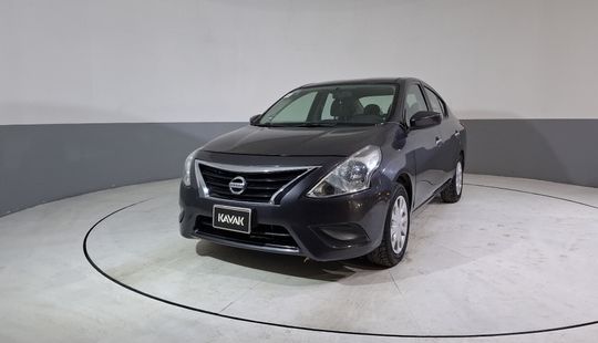 Nissan • Versa