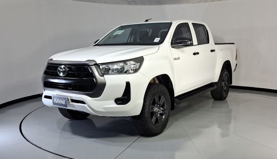 Toyota • Hilux