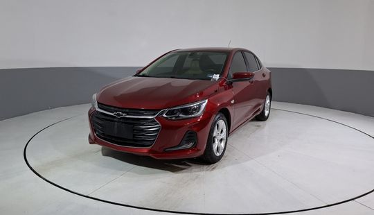 2021 • 128,229 km • Automático