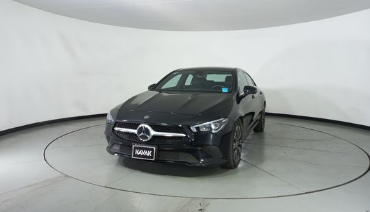 Mercedes Benz • Clase CLA