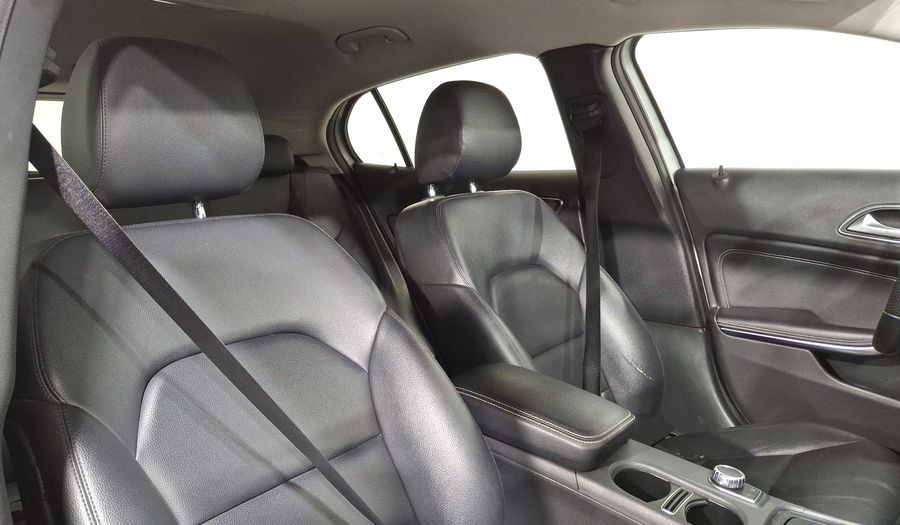 Mercedes Benz Clase Gla 1.6 GLA 200 CGI SPORT Suv 2015