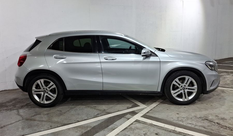 Mercedes Benz Clase Gla 1.6 GLA 200 CGI SPORT Suv 2015