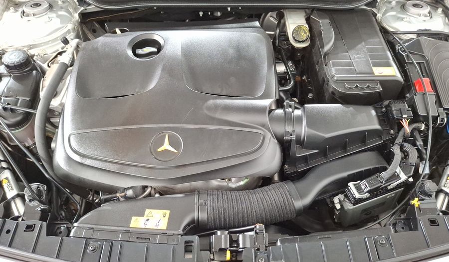 Mercedes Benz Clase Gla 1.6 GLA 200 CGI SPORT Suv 2015