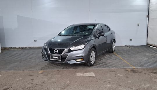 Nissan • Versa