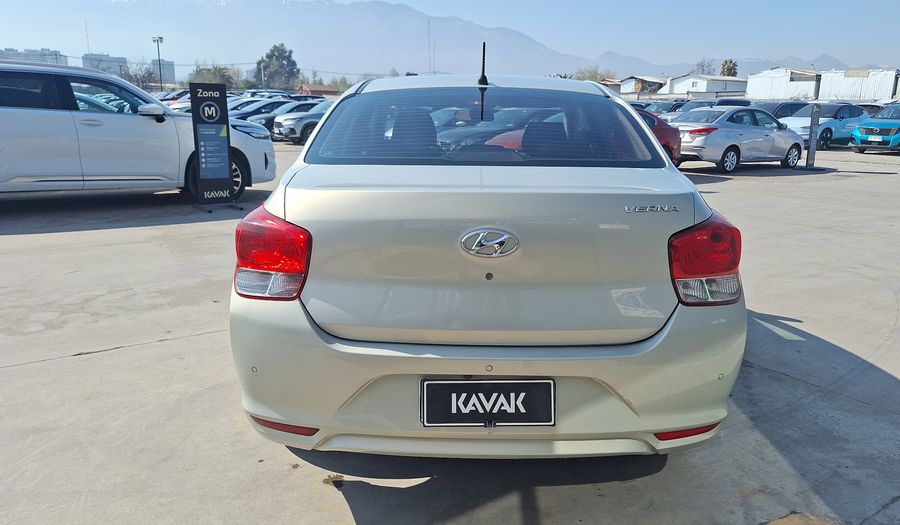 Hyundai Verna 1.4 PLUS Sedan 2022