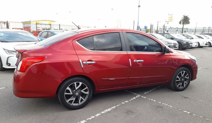 Nissan Versa 1.6 EXCLUSIVE AUTO Sedan 2019