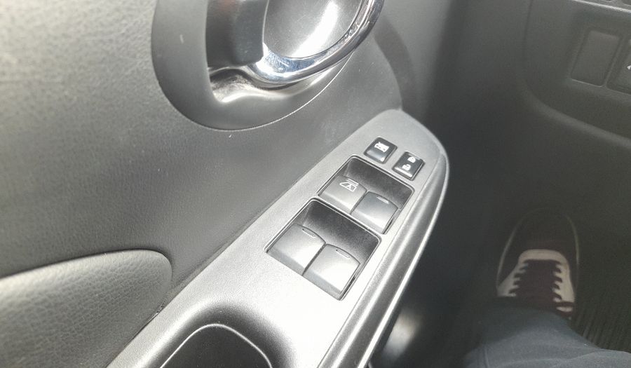 Nissan Versa 1.6 EXCLUSIVE AUTO Sedan 2019