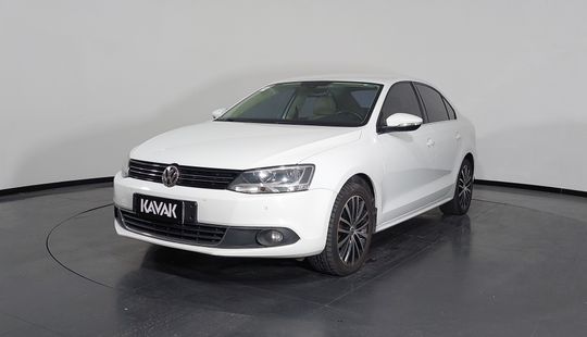 Volkswagen • Jetta