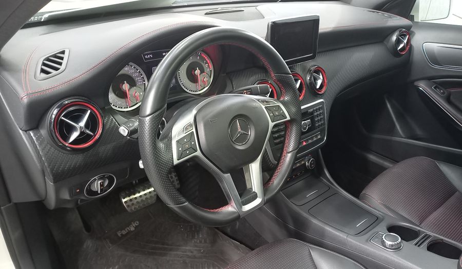 Mercedes Benz Clase A 2.0 250 SPORT DCT Hatchback 2013